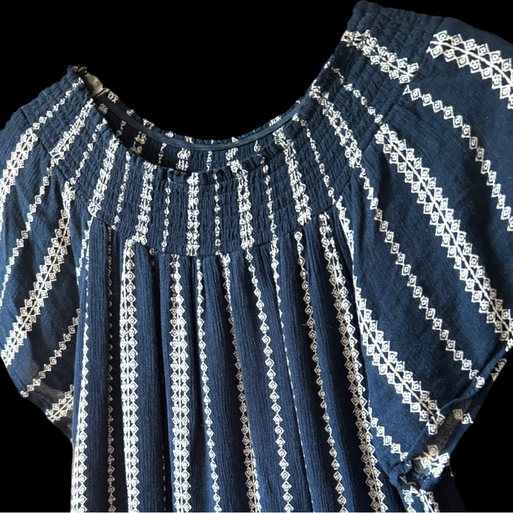 Indigo Soul Smocked Striped Tunic / Women’s size Large / Navy & White / Lined